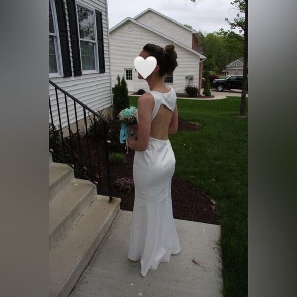 Faviana Candlelight Matte Satin Open Back Formal Dress Bridal Minimalist Size 4 - Picture 2 of 16